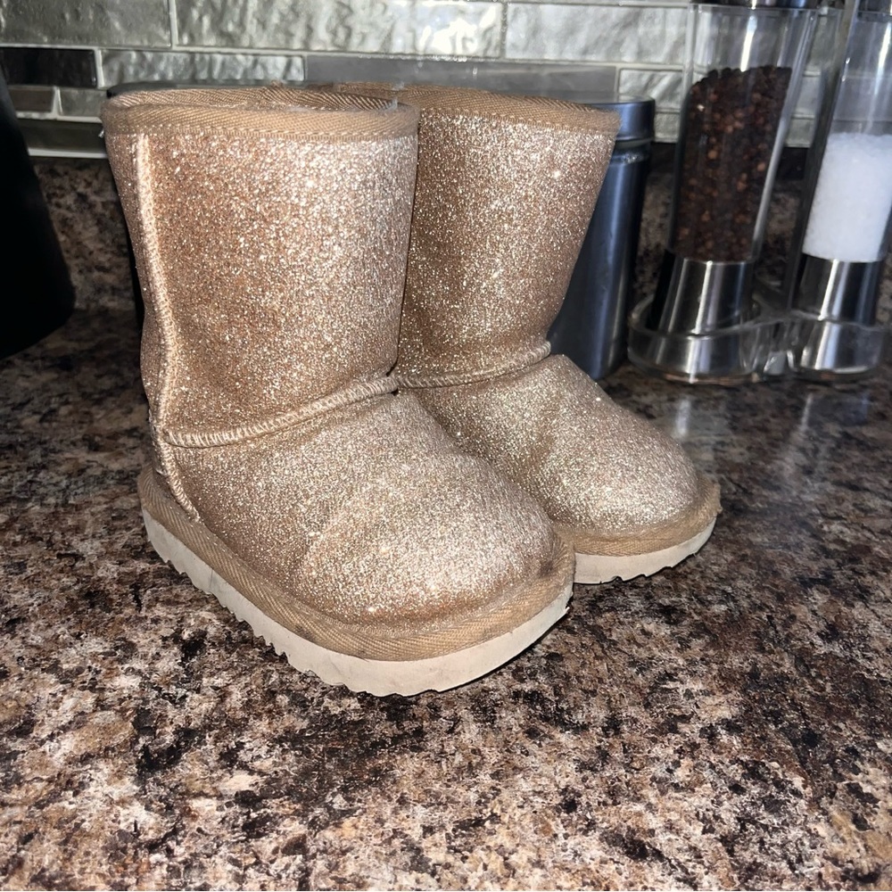 UGG Kids Glitter Boots in Rose Gold